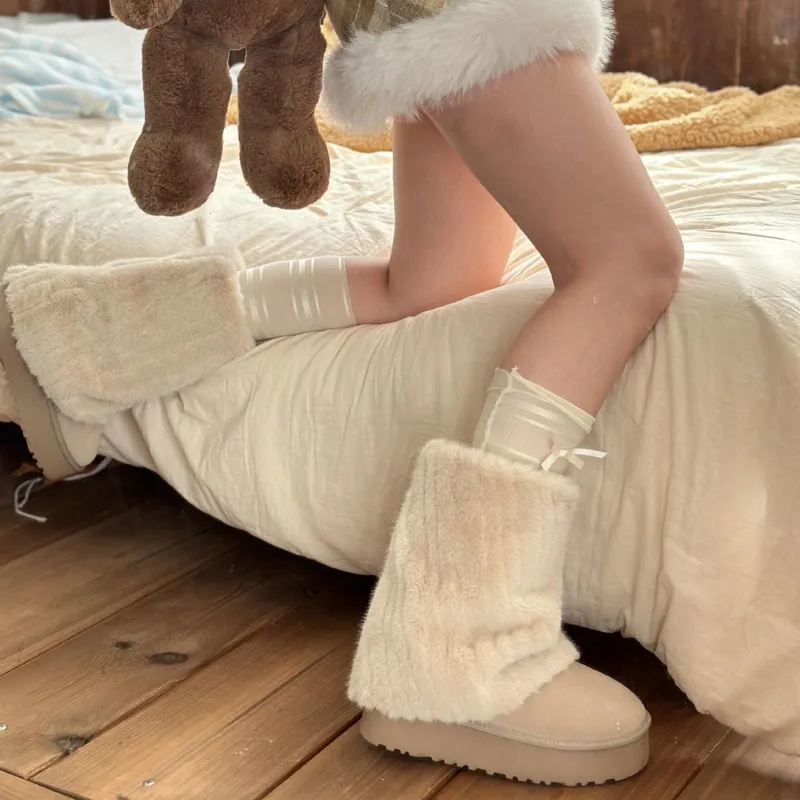 2024S Invierno Islandia Nieve con soldad gruesa hecha de cuero genuino con pelón de visón corto y cálido para botas de diseñador