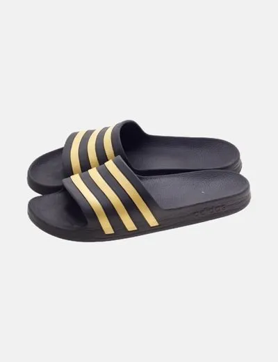 Adidas Chancla negra rayas