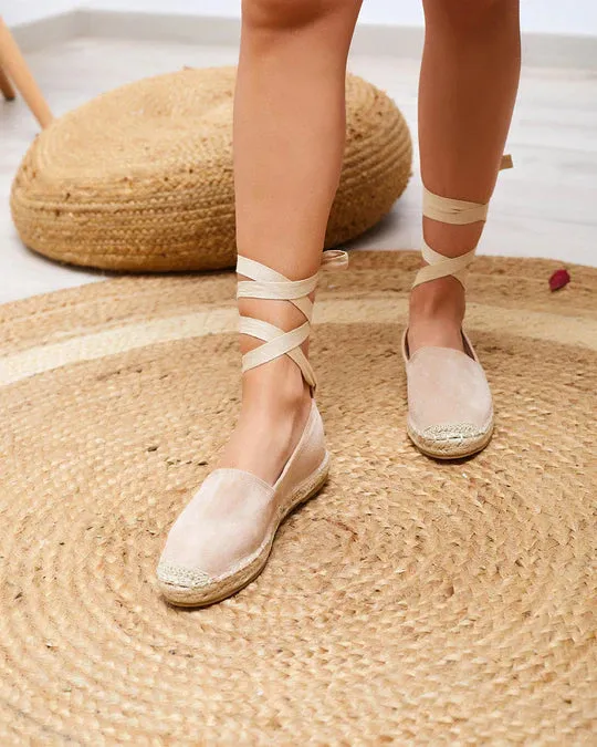 AMELIE  ALPARGATAS PLANAS CERRADAS CON CINTAS