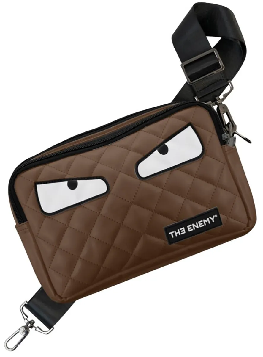 Bolso cruzado acolchado Truffle Eyes at the Back Quilted Xbody de The Enemy en rojo para hombres