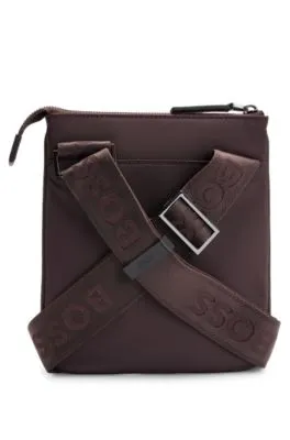 Bolso de estilo sobre con monograma Double B y acabado mate