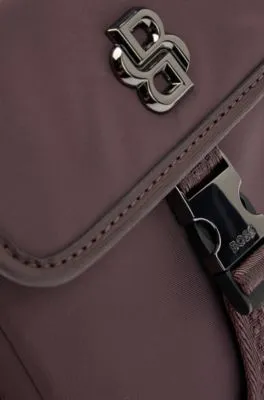 Bolso de estilo sobre con monograma Double B y acabado mate