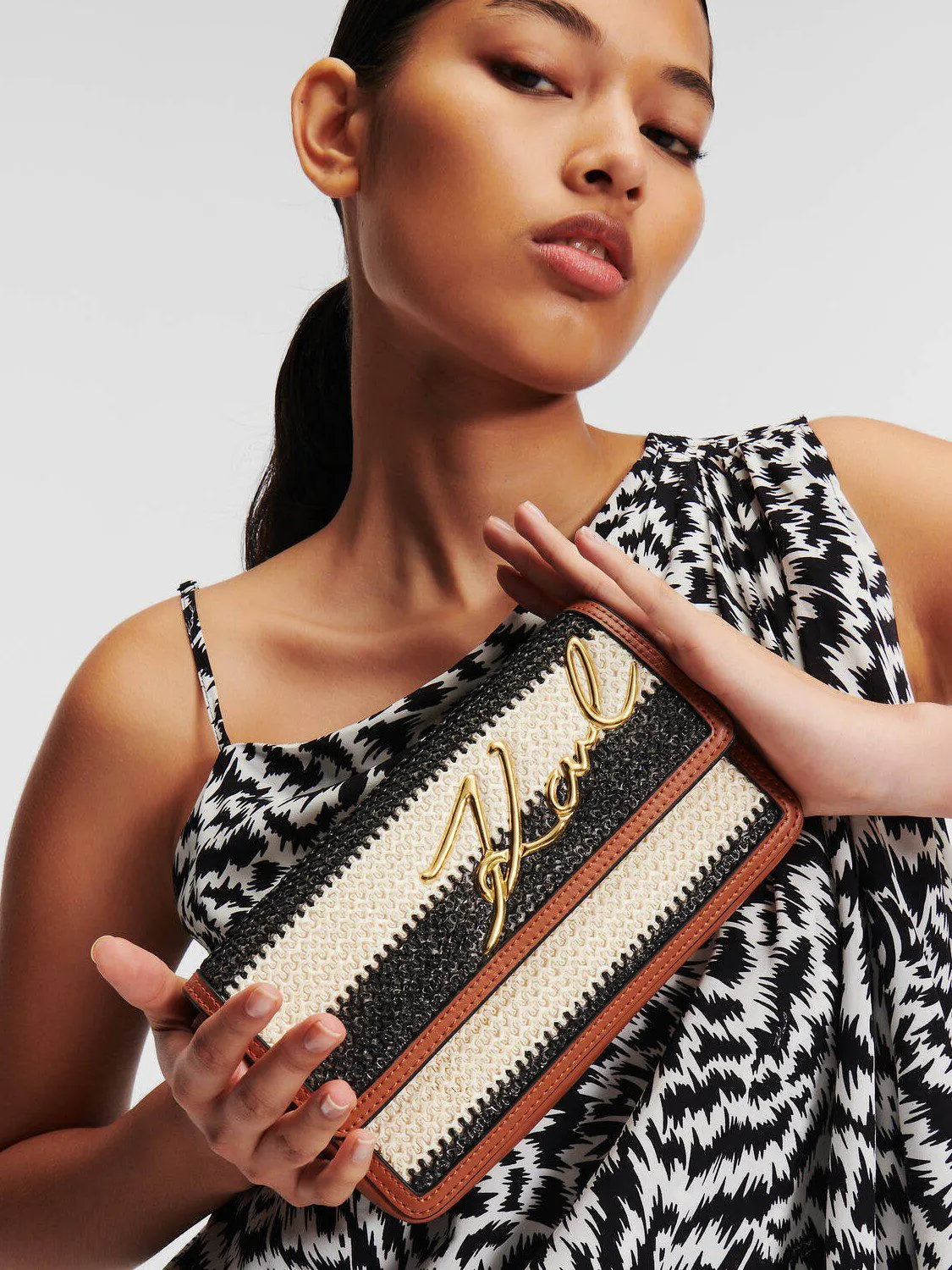 BOLSO MINI RAFIA SIGNATURE KARL LAGERFELD