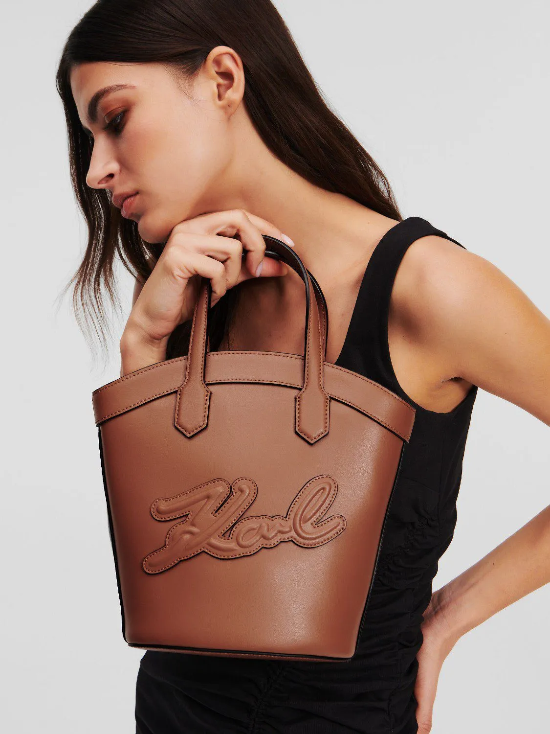 BOLSO TOTE PEQUEÑO SIGNATURE KARL LAGERFELD
