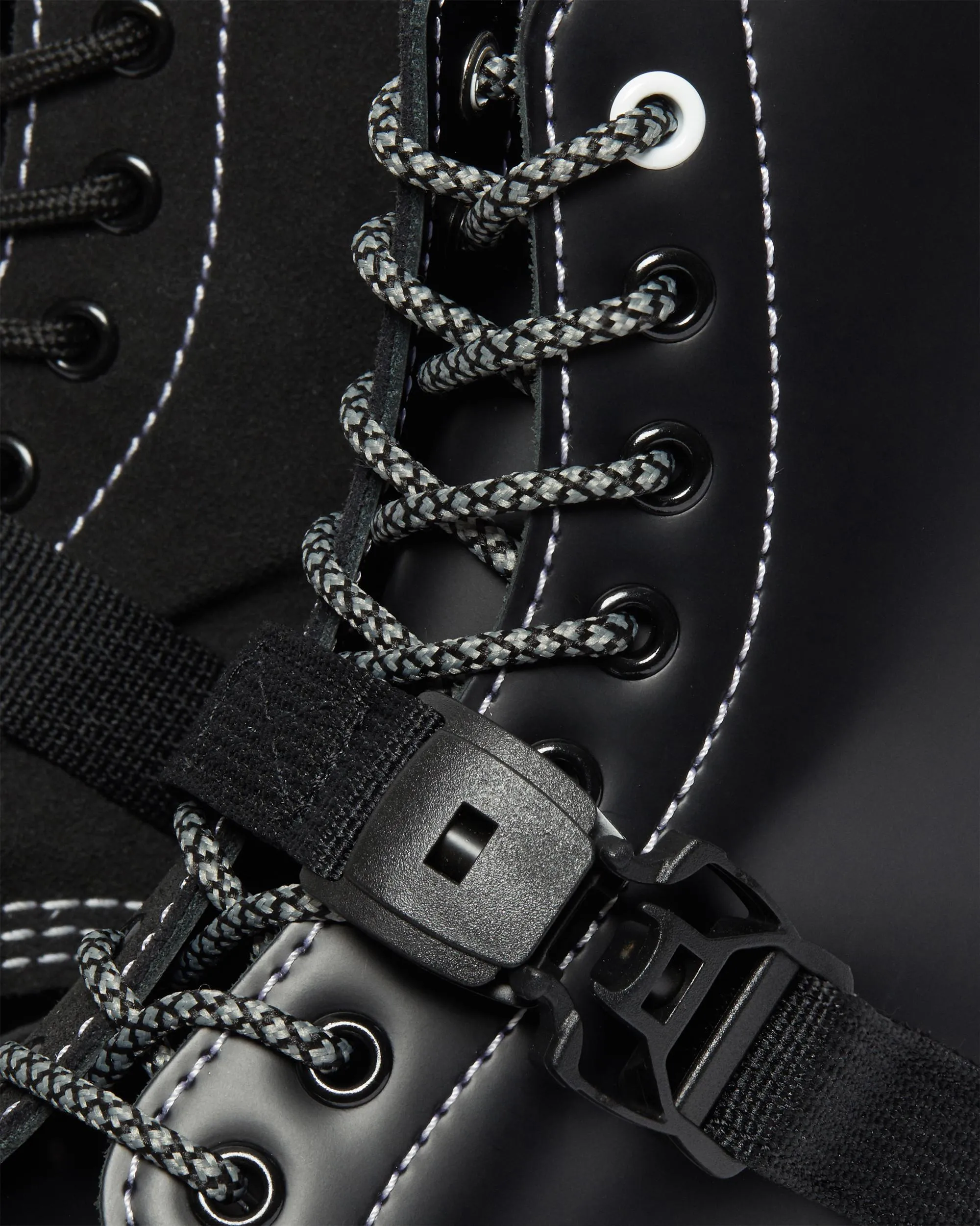 Botas 1460 Tech Made in England en piel