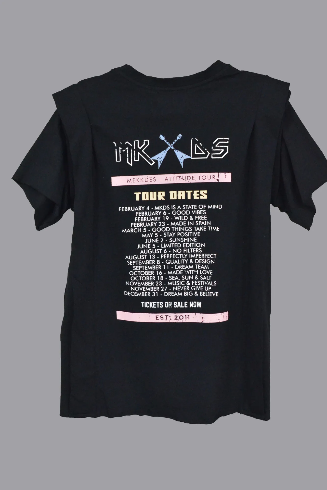Camiseta ATTITUDE TOUR & detalle manga NEGRO