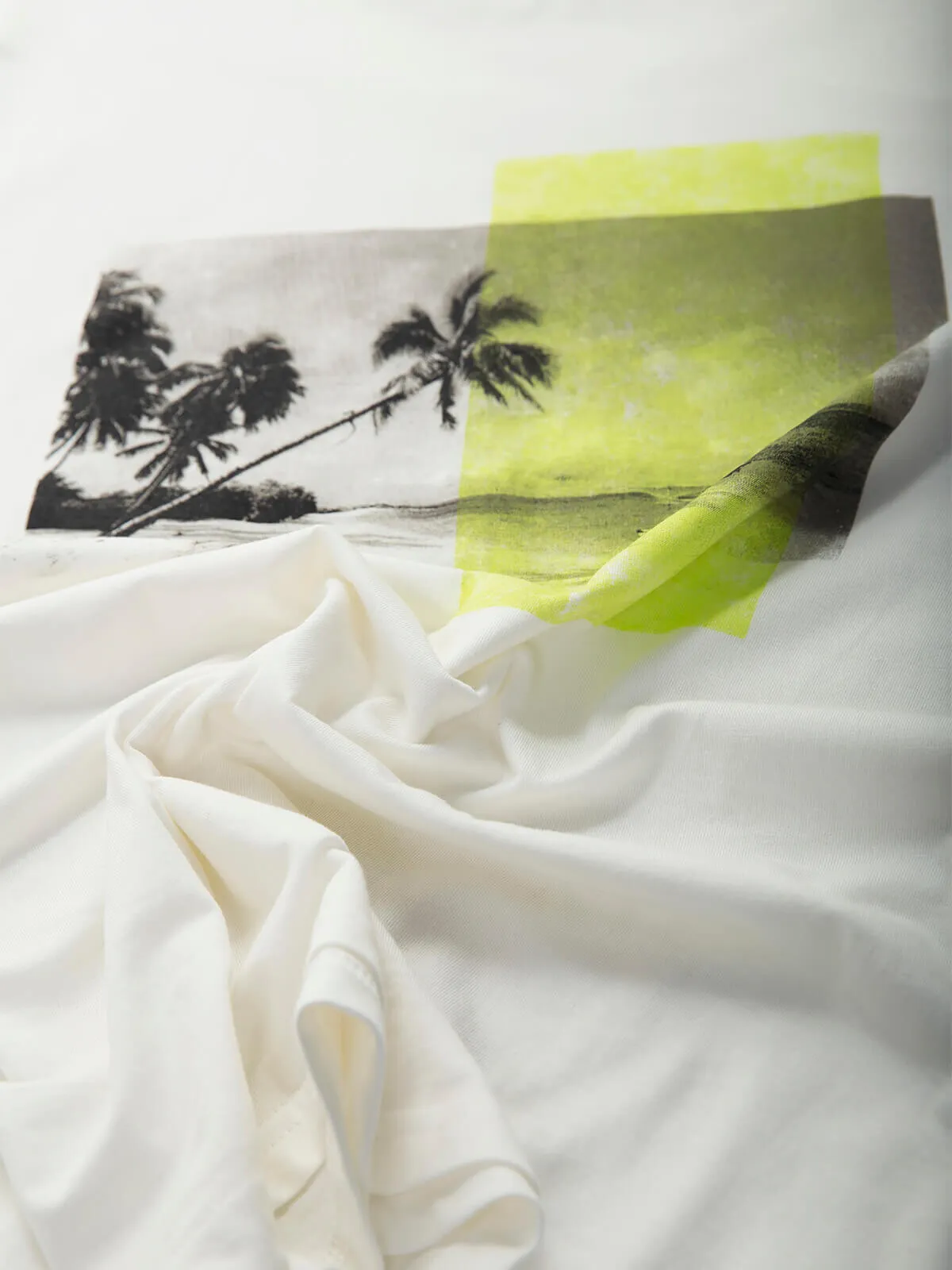 Camiseta manga corta con paisaje