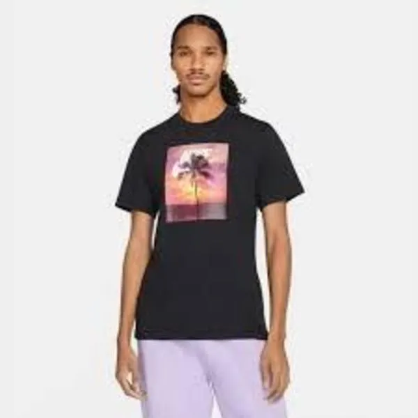 Camiseta Nike Sportswear   Negro