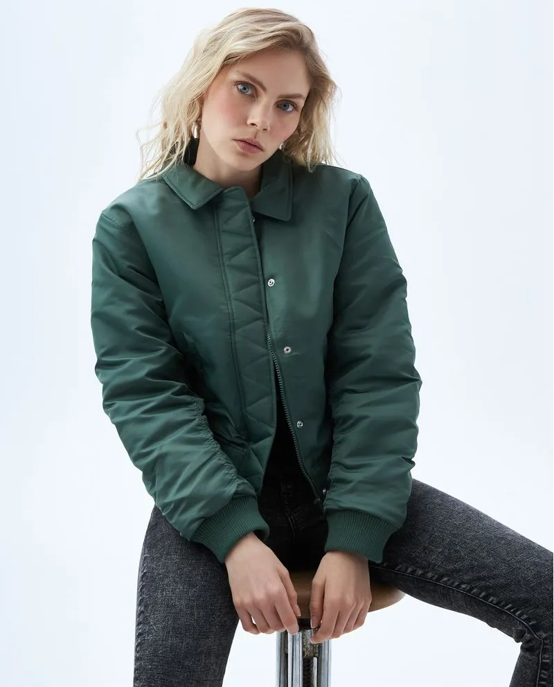 Chaqueta con recogido para mujer