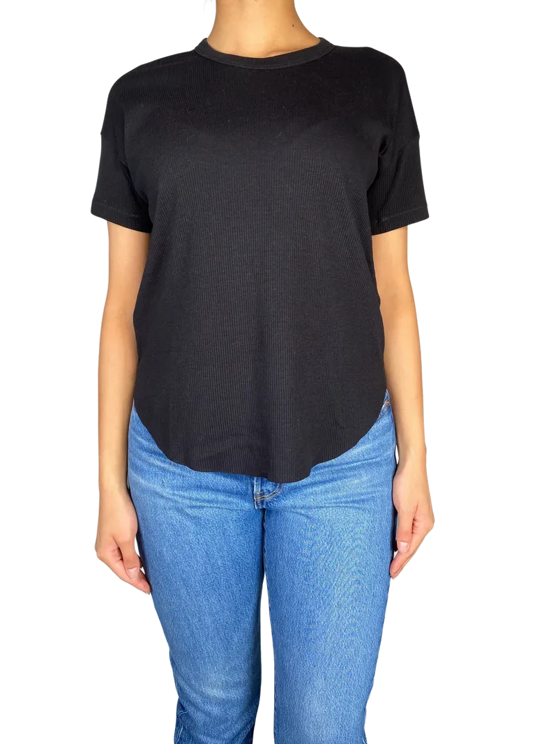 CHER Polera Negra Manga Corta