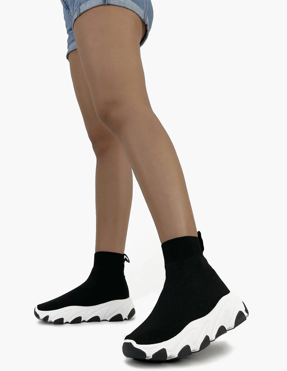 Deportiva valencia negra