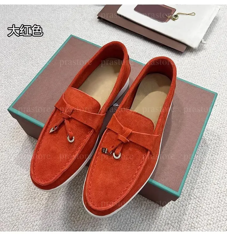 Diseñador de mocasines zapatos caminando amuletos adornados zapatos casuales para hombres de gamuza de gamuza pareja zapato de c