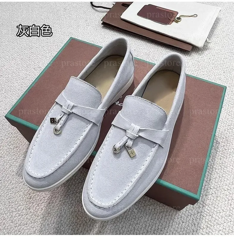 Diseñador de mocasines zapatos caminando amuletos adornados zapatos casuales para hombres de gamuza de gamuza pareja zapato de c