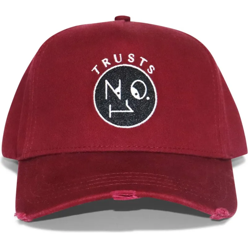 Gorra curva granate ajustable Trusts No.1 Distressed Black White Logo de The No.1 Face