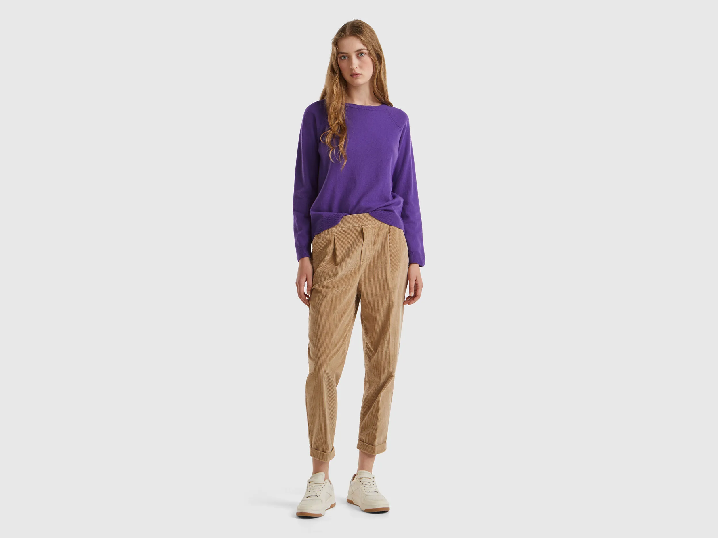 Jersey cuello redondo morado en mezcla de lana y cachemira
