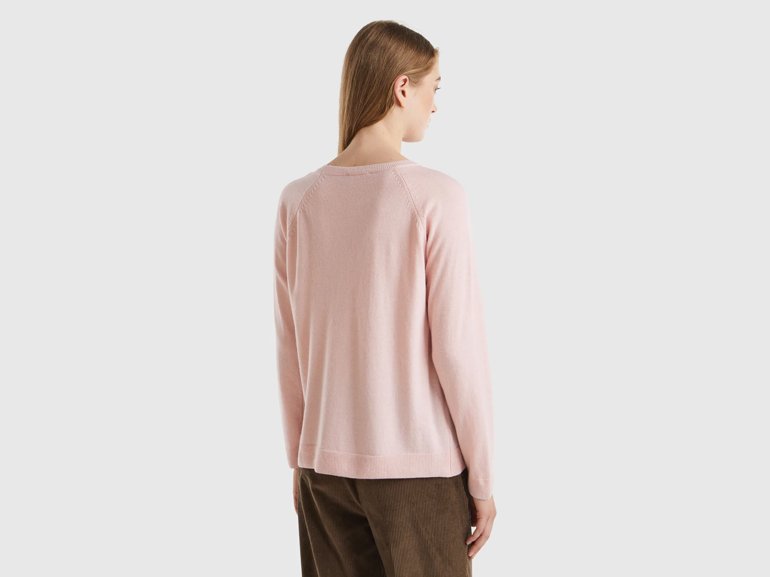 Jersey cuello redondo rosa pastel en mezcla de lana y cachemira