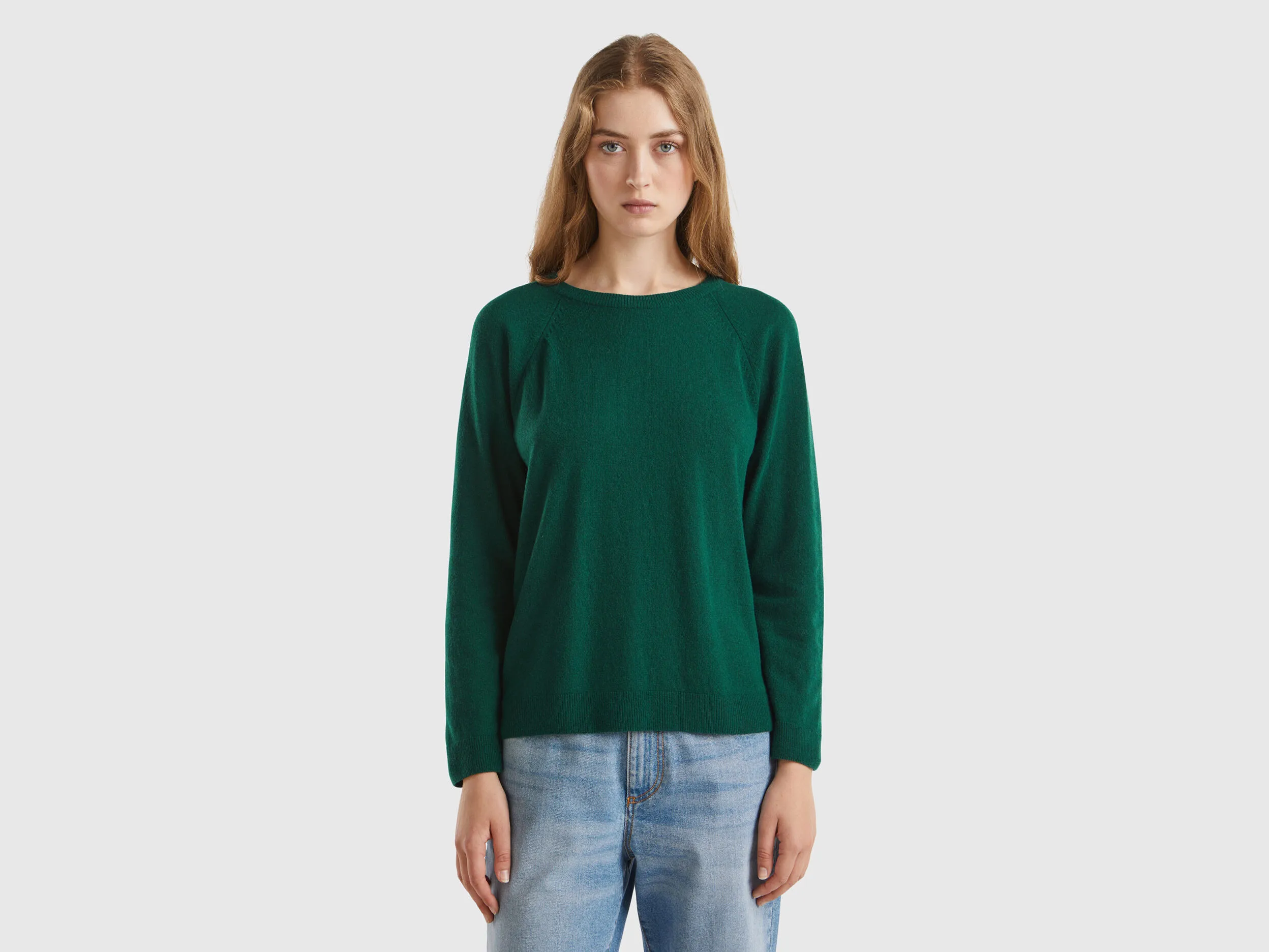 Jersey cuello redondo verde bosque en mezcla de lana y cachemira
