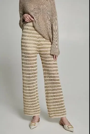 Pantalon punto dorado lurex