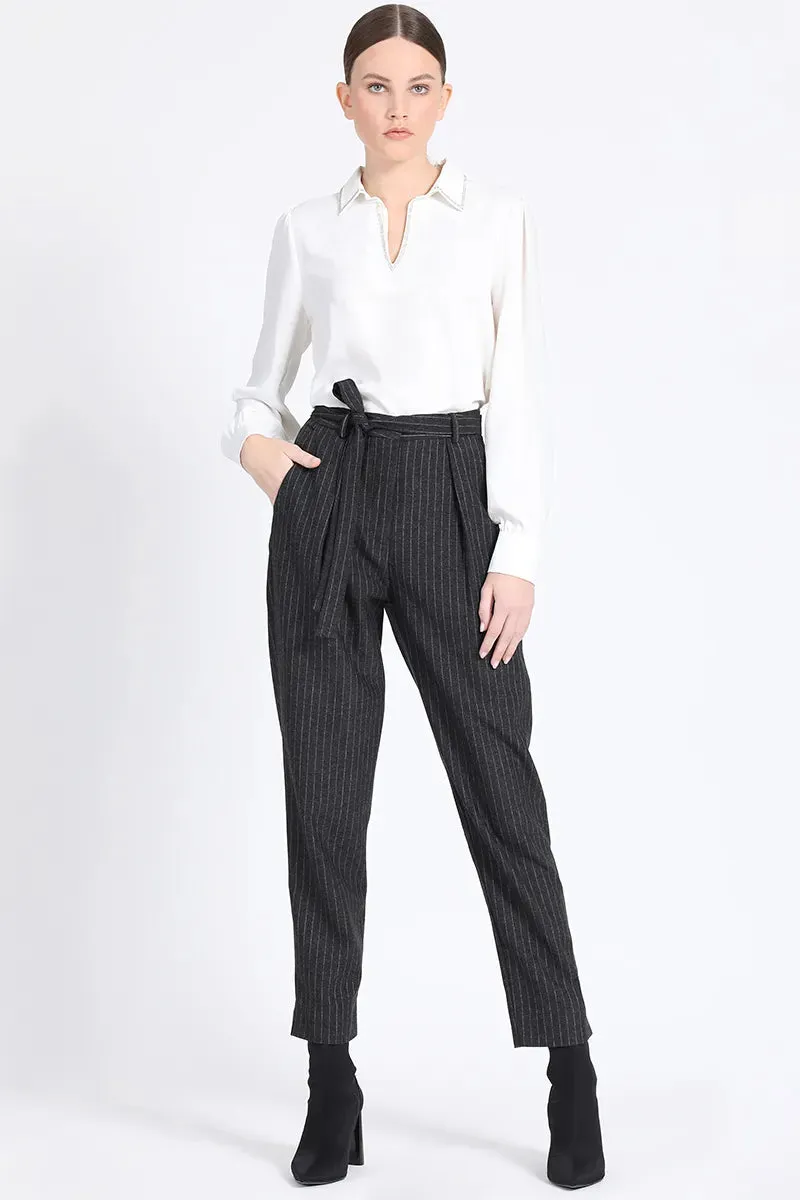 PANTALON SASTRE CON PINZA, RAYA DIPLOMATICA, GRIS