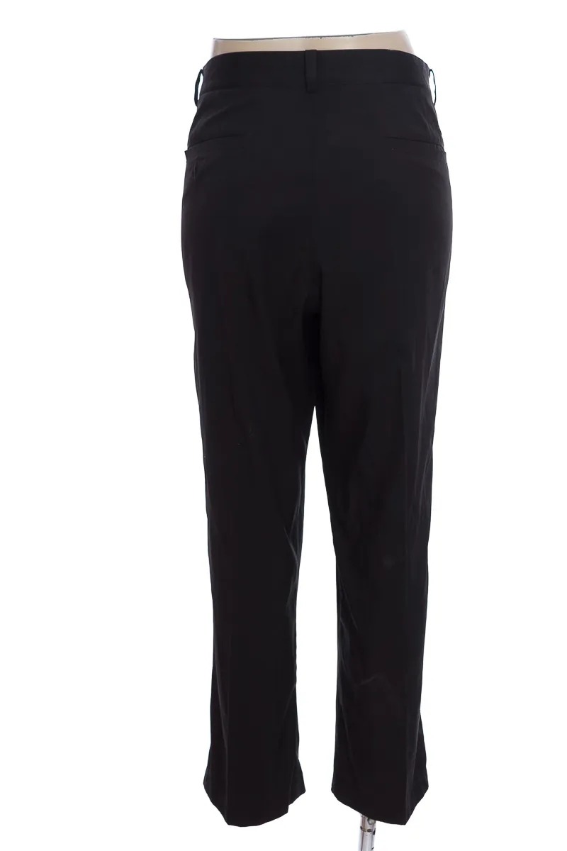 PANTALóN COLOR NEGRO  NIKE
