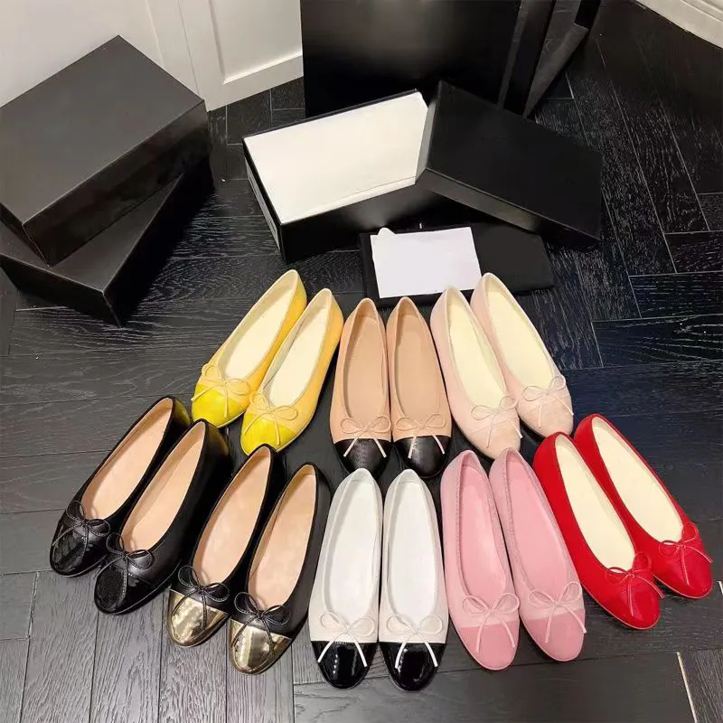 Paris Diseñador de lujo Zapatillas de ballet negras Zapatos de mujer marcas Acolchado Cuero genuino Slip on Ballerina Punta redo