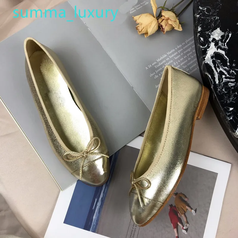 Paris Diseñador de lujo Zapatillas de ballet negras Zapatos de mujer marcas Acolchado Cuero genuino Slip on Ballerina Punta redo