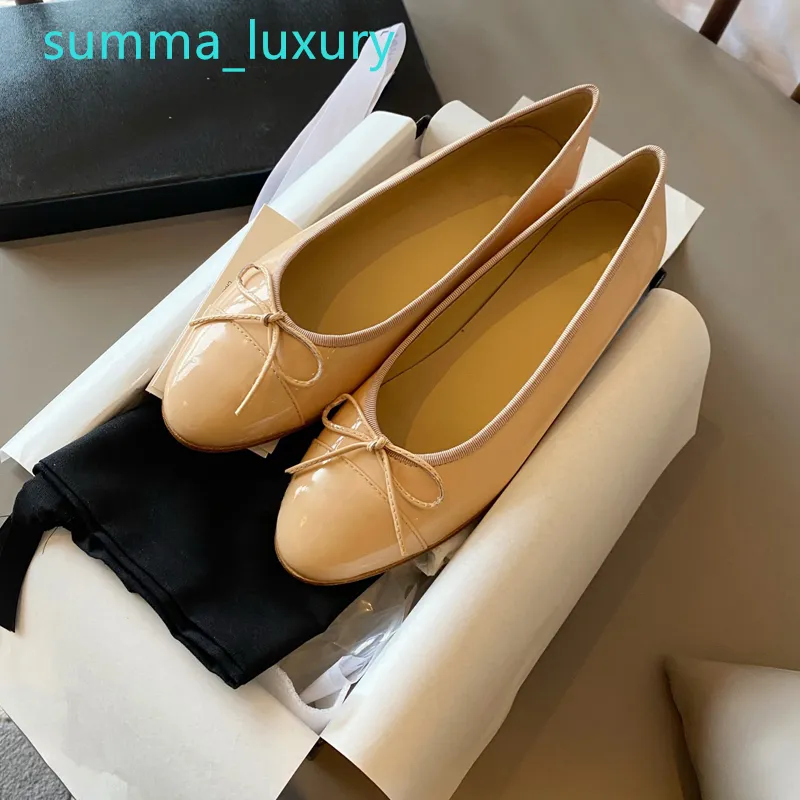 Paris Diseñador de lujo Zapatillas de ballet negras Zapatos de mujer marcas Acolchado Cuero genuino Slip on Ballerina Punta redo