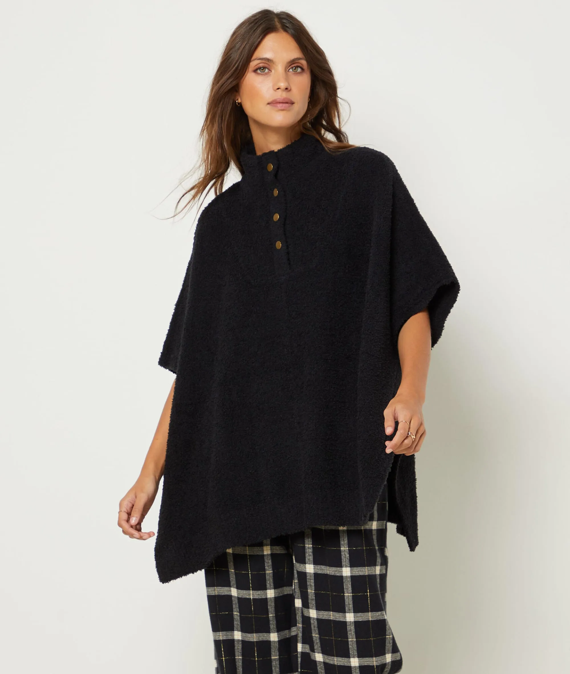 PONCHO POLAR MANGA CORTA DIJAN NOIR  ETAM