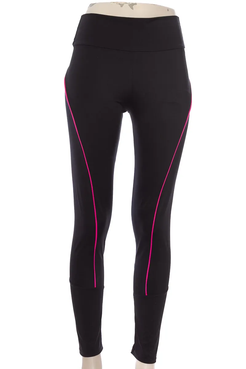ROPA DEPORTIVA / SALIDA DE BAñO COLOR NEGRO  CLOSEANDO