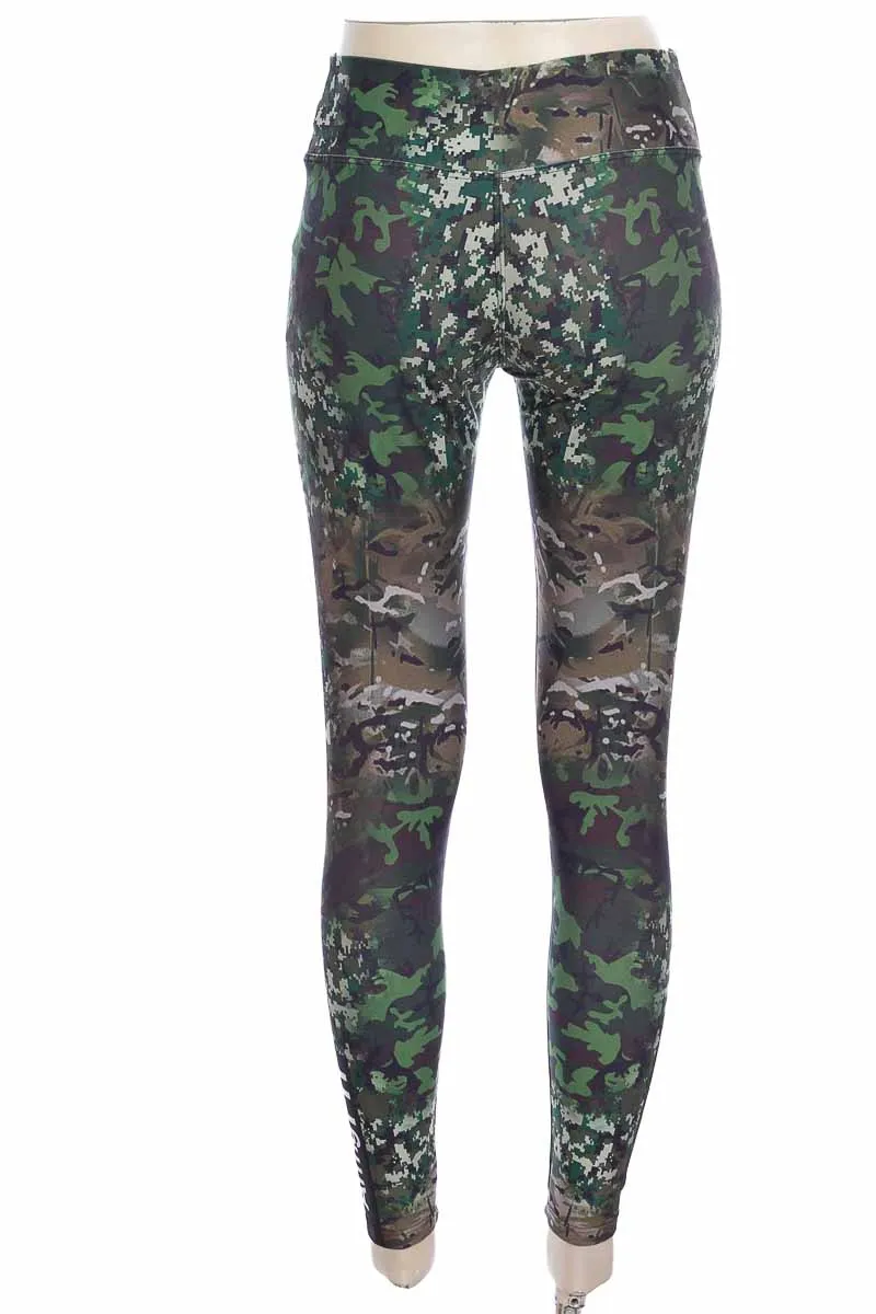 ROPA DEPORTIVA / SALIDA DE BAñO COLOR VERDE  CLOSEANDO