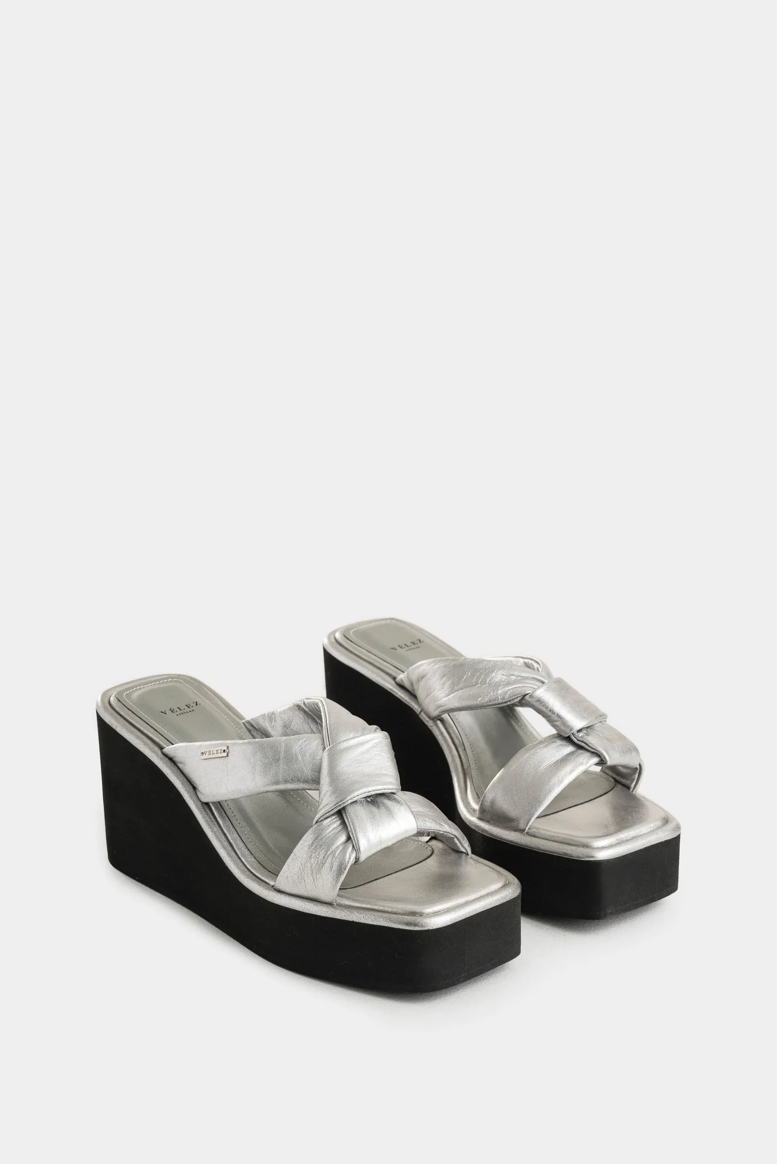 Sandalia plataforma resplandor de cuero para mujer strap anudado