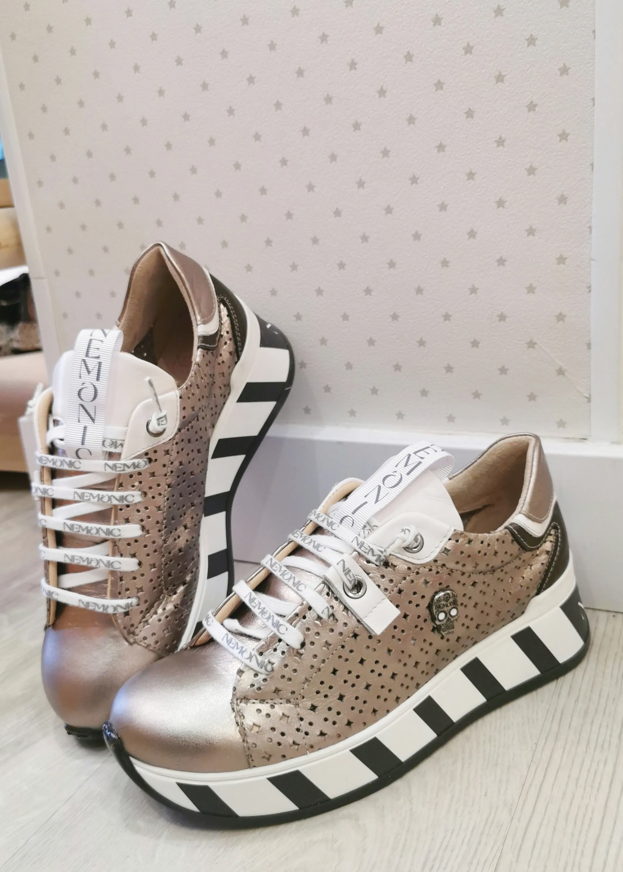 Sneakers piel Acero troquelado