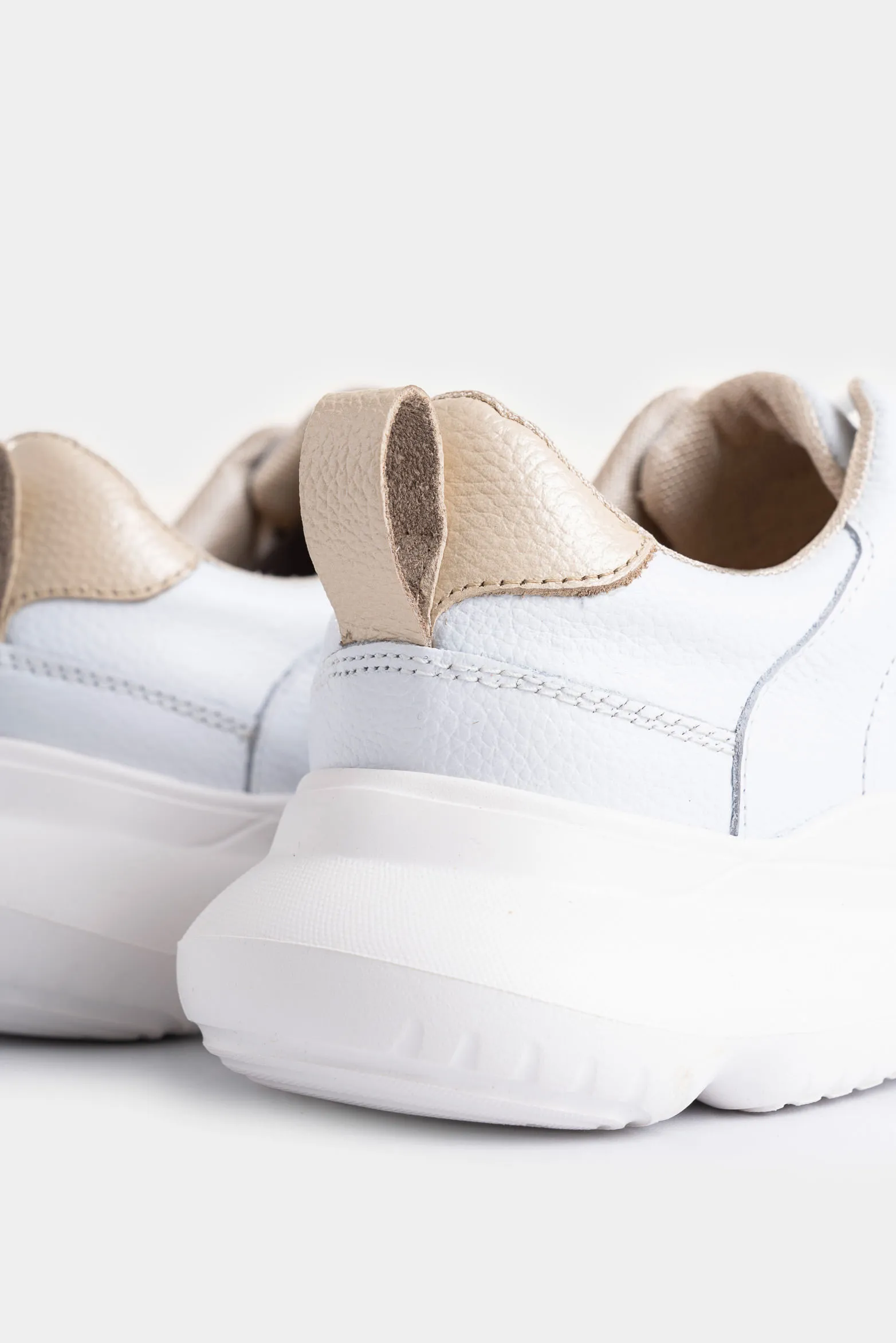 Tenis Mori 3 de cuero para mujer silueta deportiva