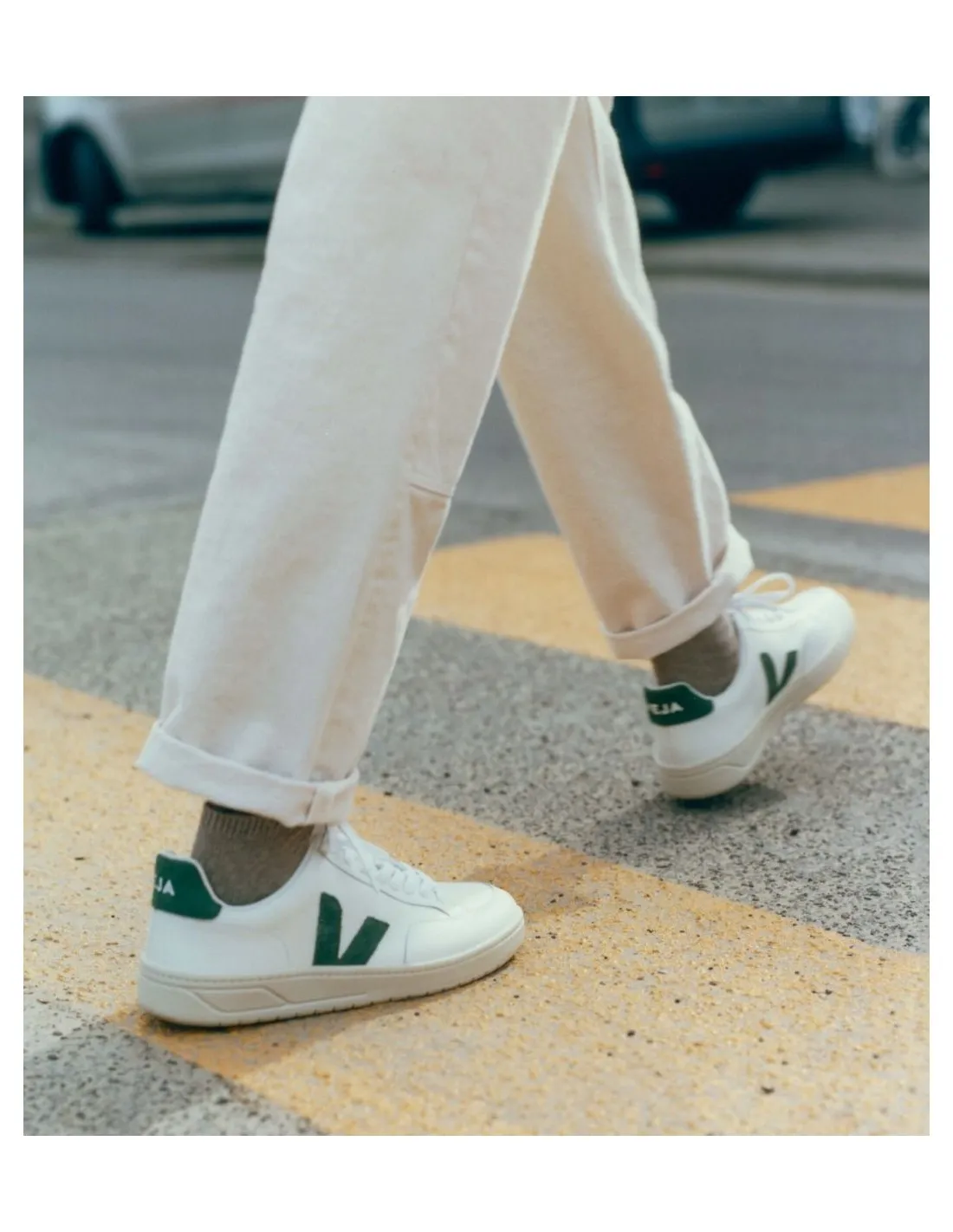 V12 LEATHER WHITE CYPRUS