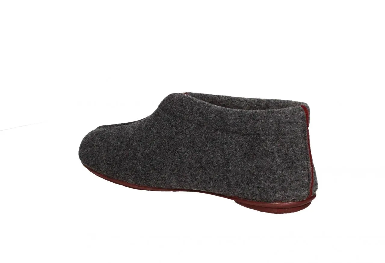 Zapatilla Abotinada Nordico Gris Linea Burdeos
