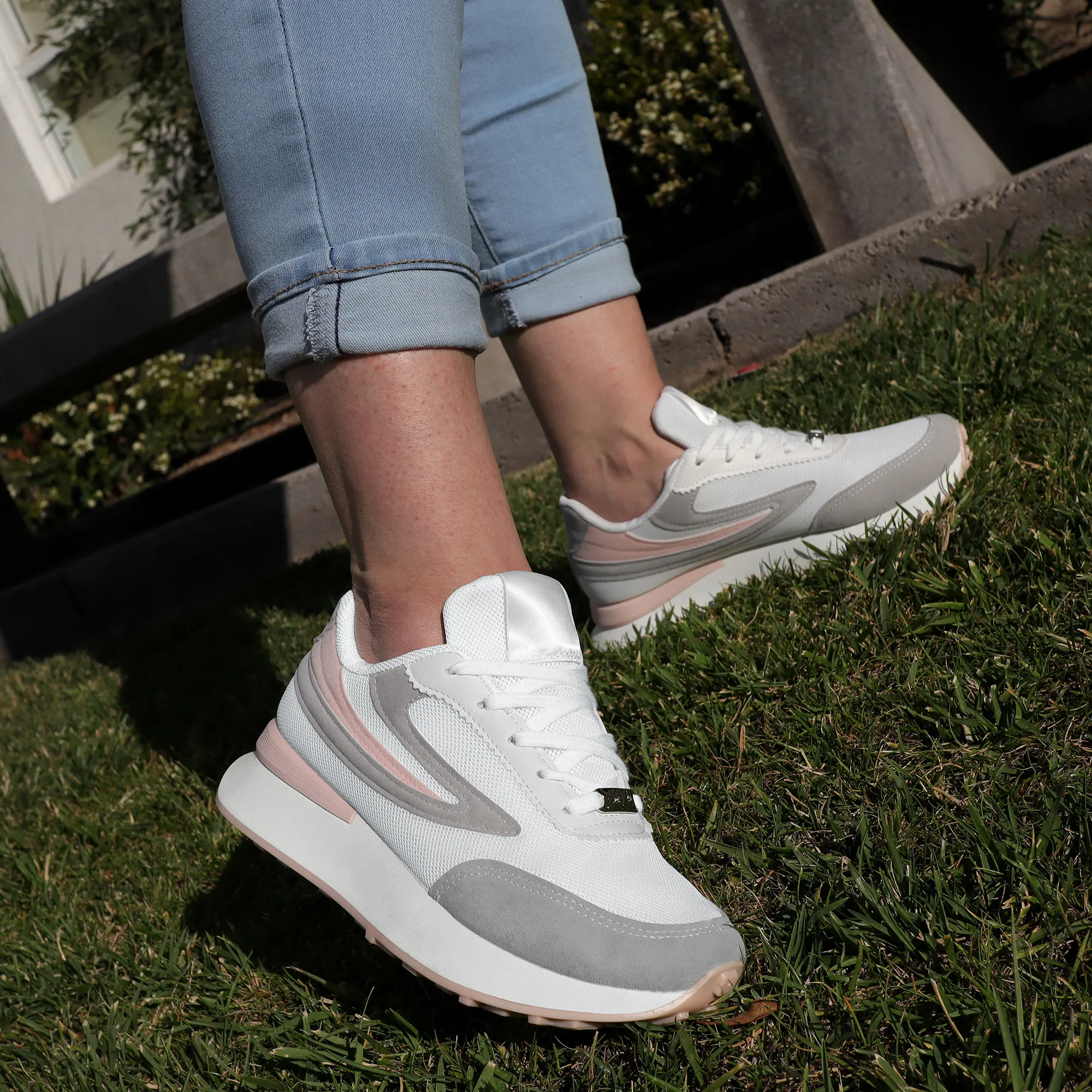 Zapatilla Balance 01 Blanca con Rosa