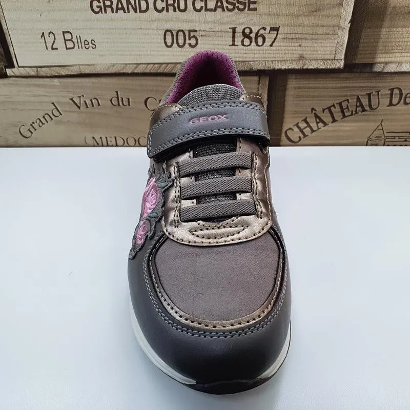 Zapatilla bordada Jensea Girl Geox J846FB