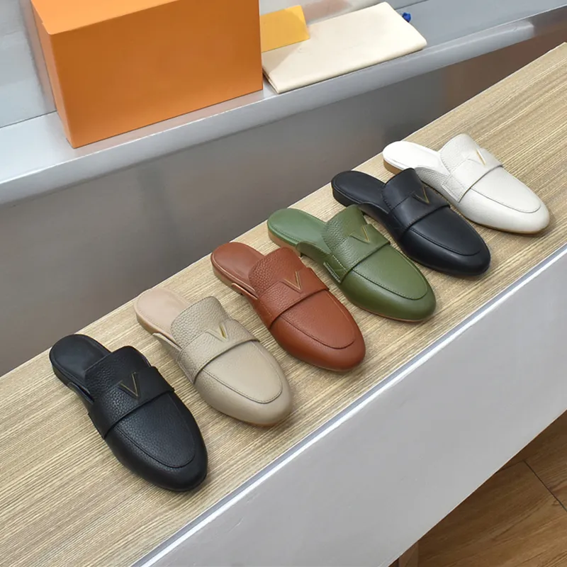 Zapatillas de playa Zapatos para mujer Zapatos de diseñador Zapatilla plana perezosa Baotou Chanclas 100% cuero dama Diapositiva