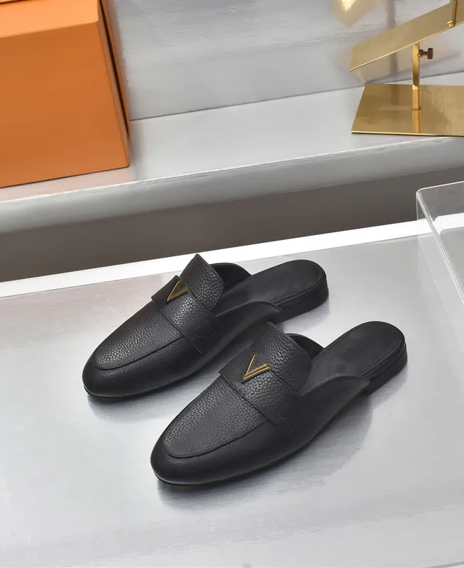 Zapatillas de playa Zapatos para mujer Zapatos de diseñador Zapatilla plana perezosa Baotou Chanclas 100% cuero dama Diapositiva