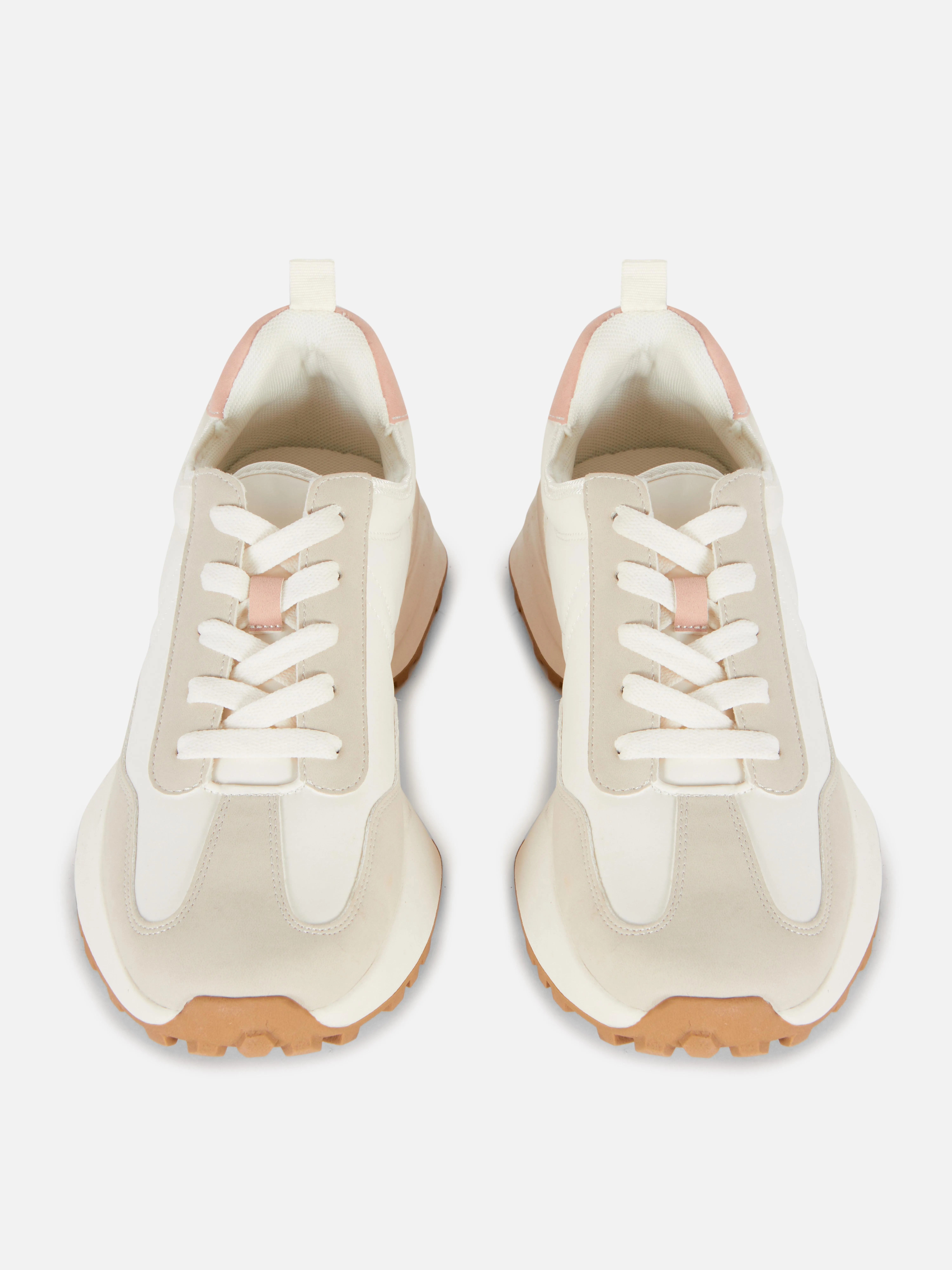 Zapatillas deportivas bicolor con suela gruesa