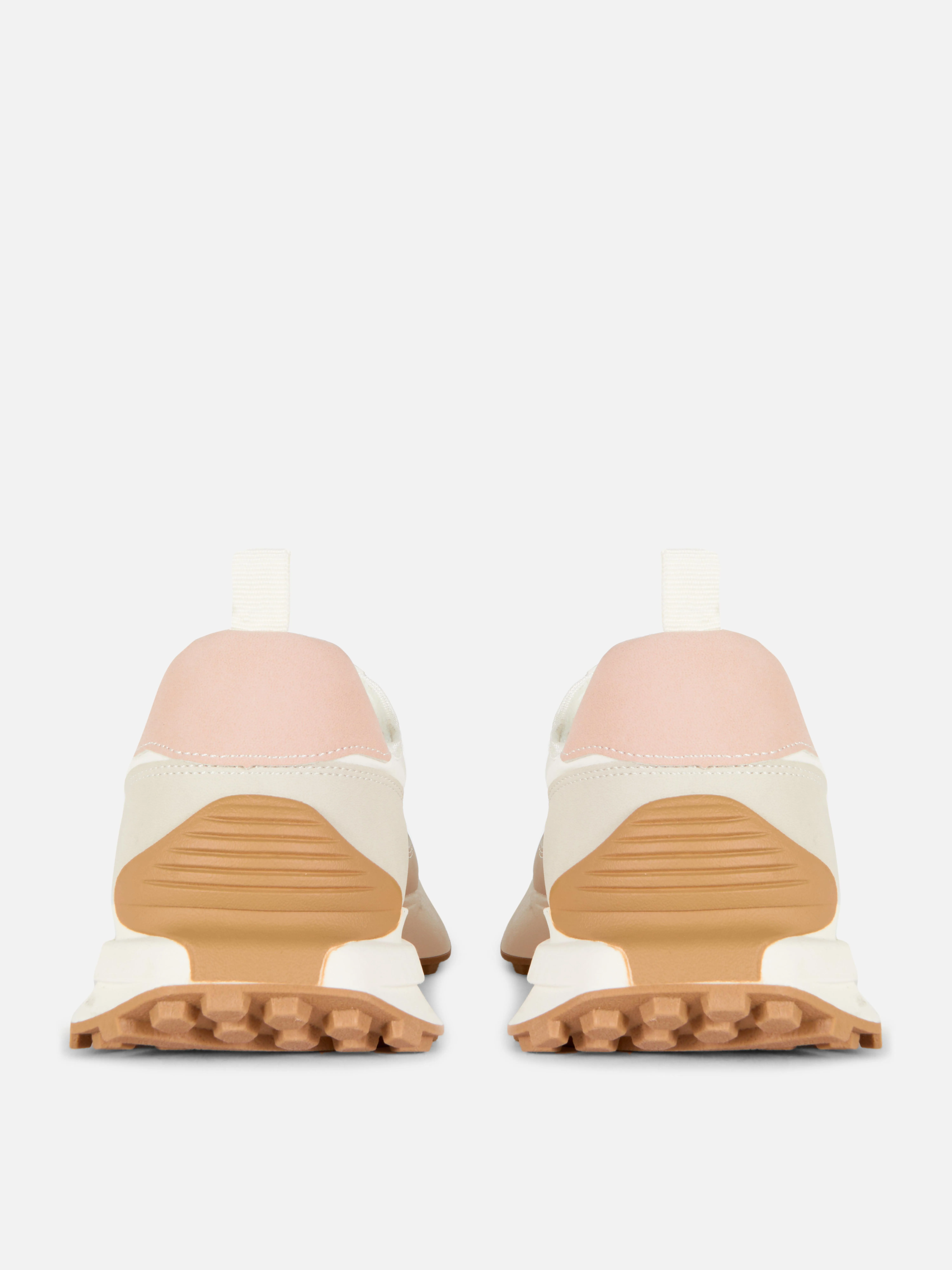 Zapatillas deportivas bicolor con suela gruesa